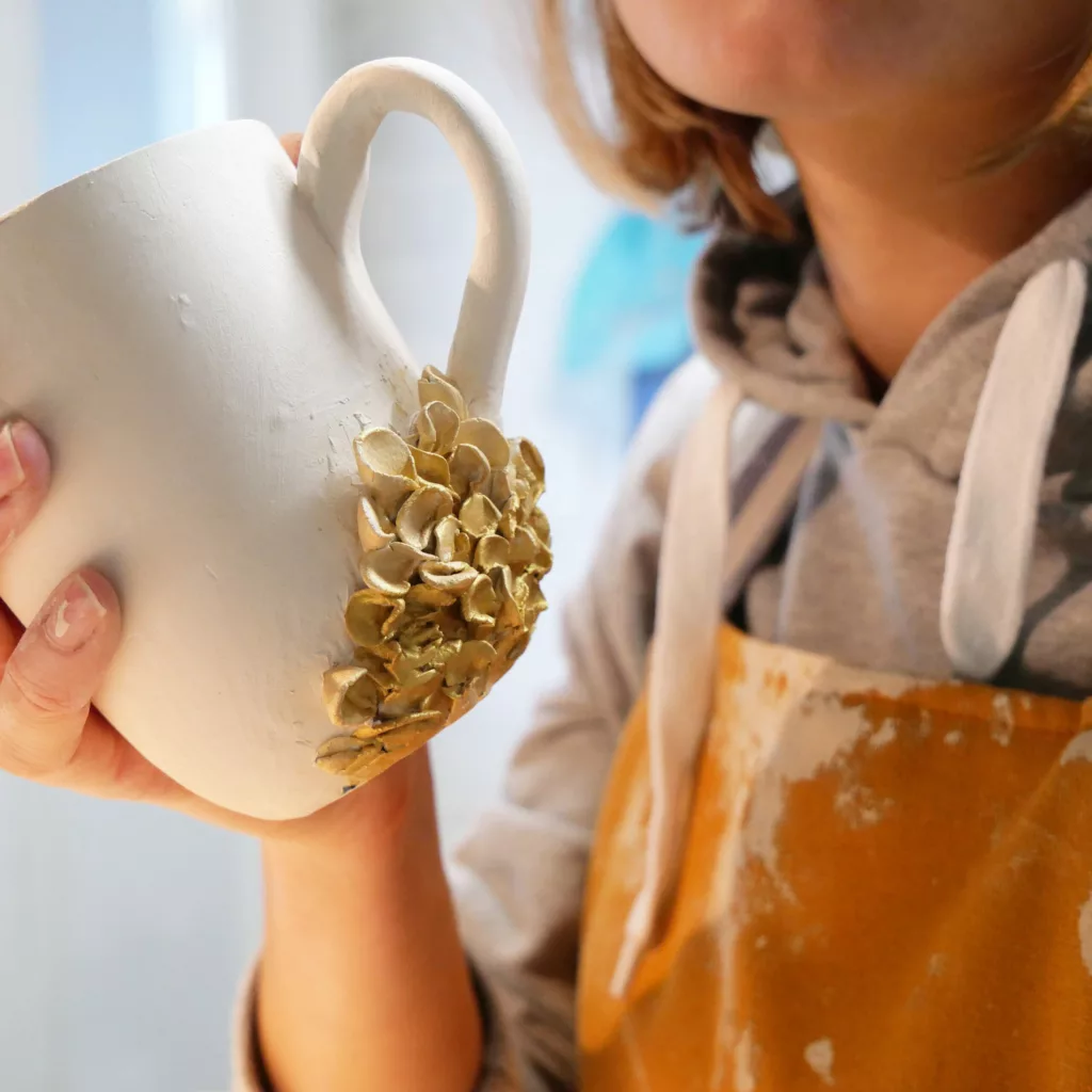 Photo de Mathilde, fondatrice de Mypotart pour la création de céramique artisanale