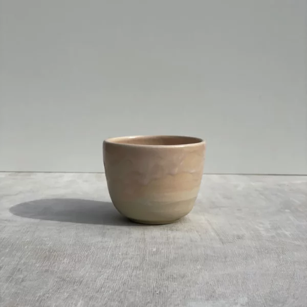 Tasse beige rosé