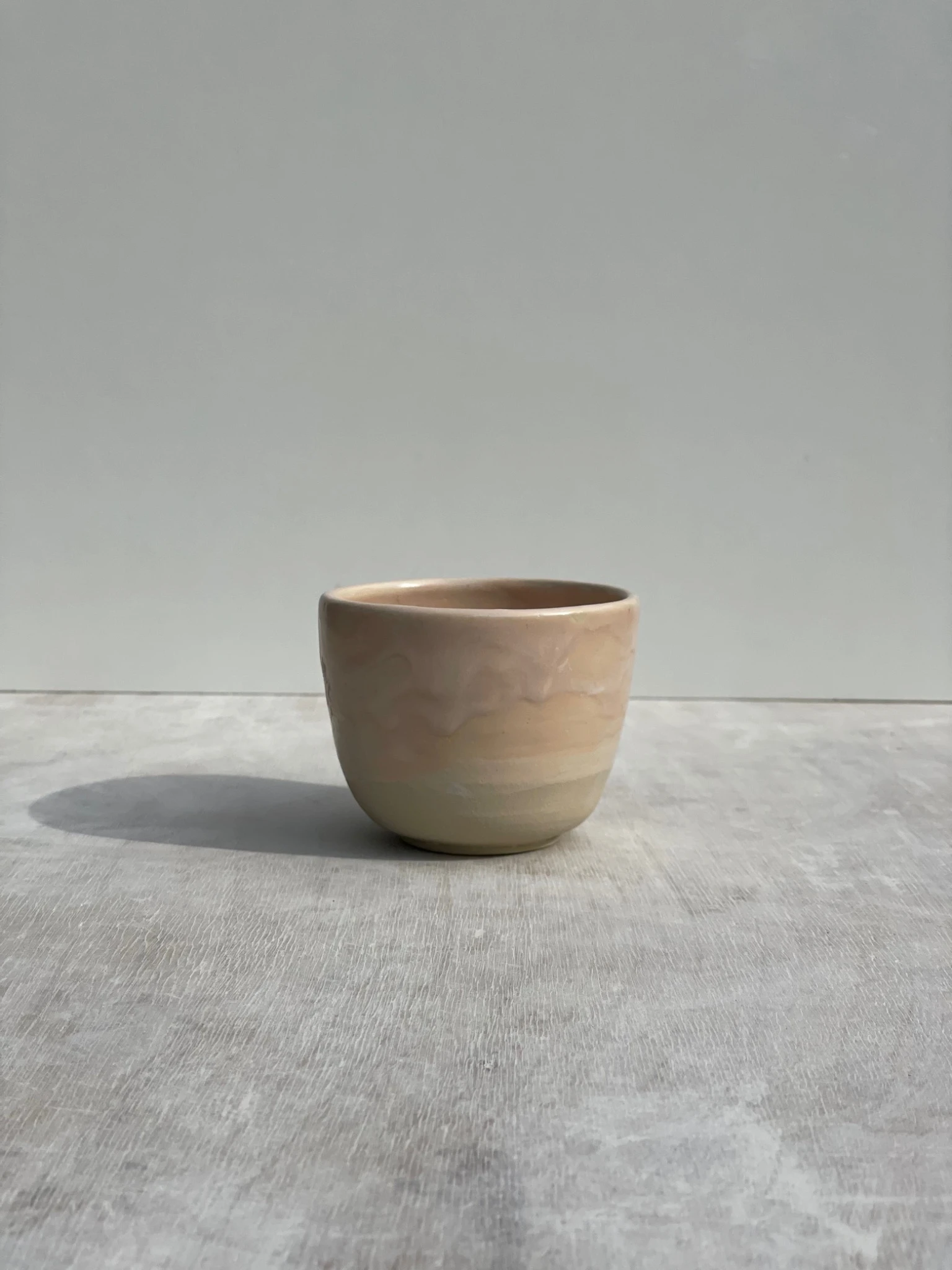 Tasse beige rosé