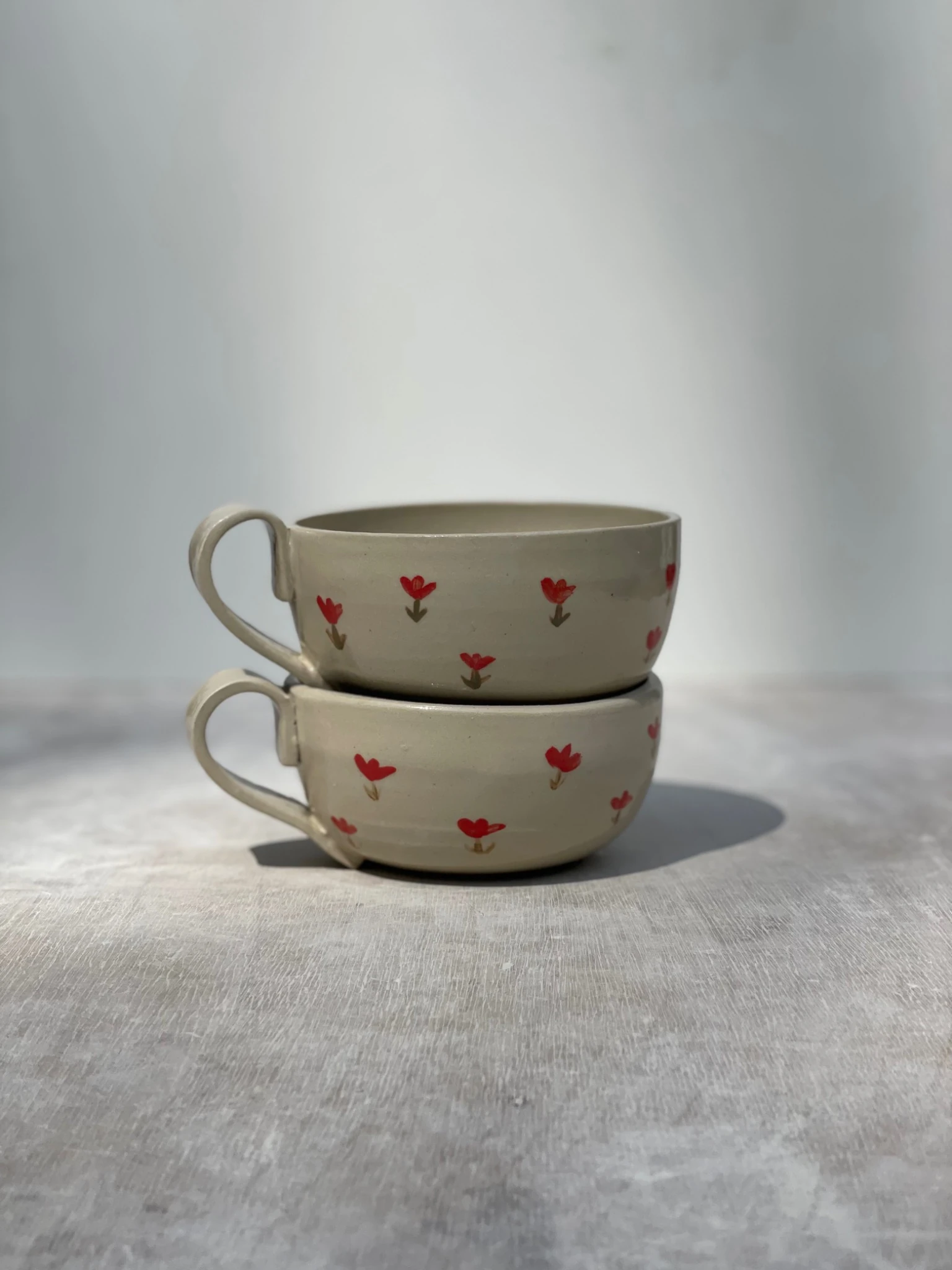 Mug fleurs rouge – Image 2