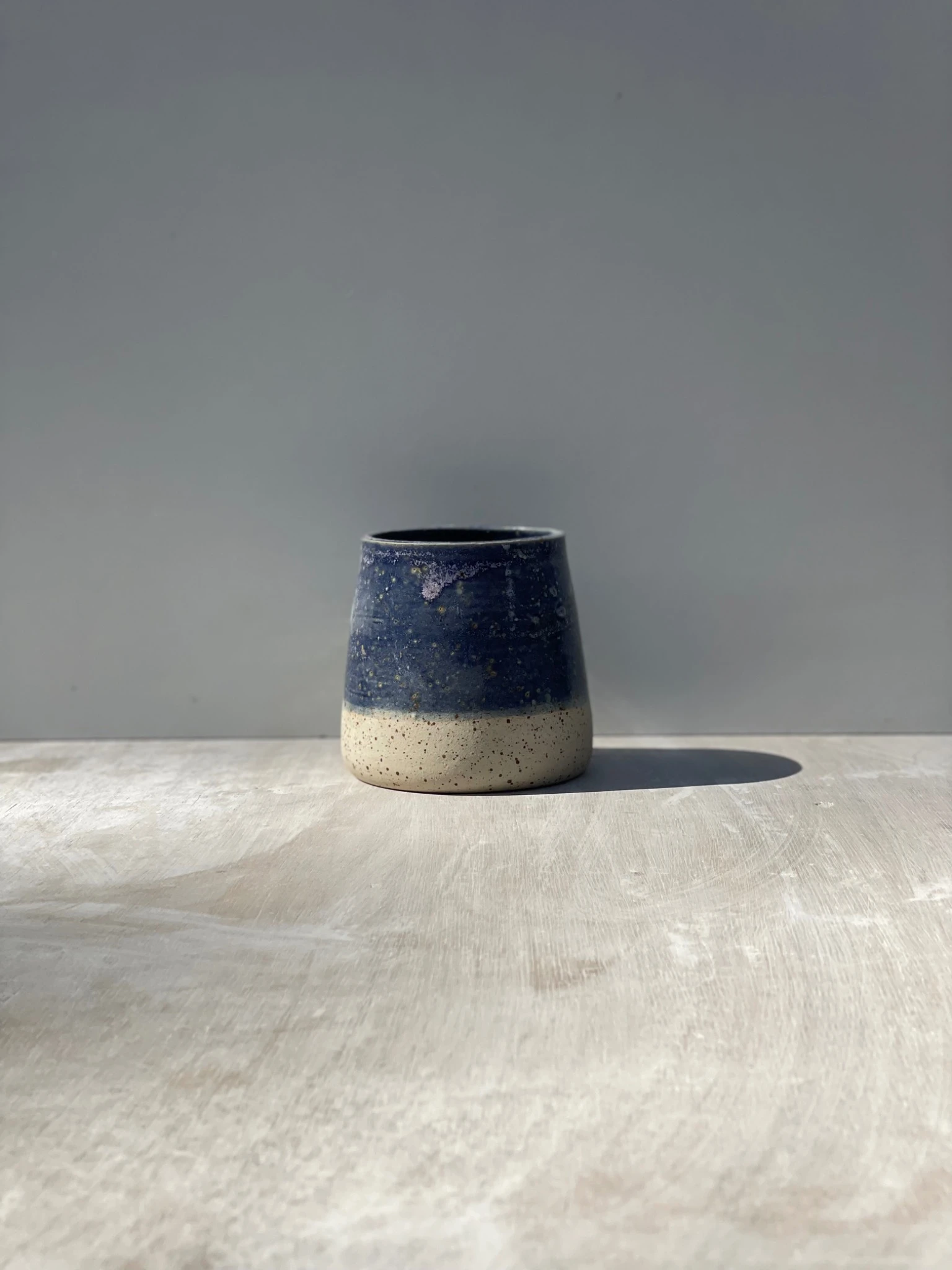 Tasse violette